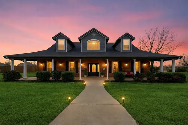 1072 West Secretariat Drive, Terrell, TX 75160