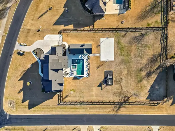 200 Sutherland Crescent, Northlake, TX 76247