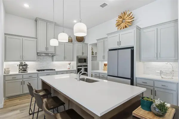 7513 Woodwheel Drive, Fort Worth, TX 76123