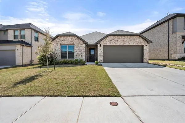 2729 Custake Lane, Fort Worth, TX 76179