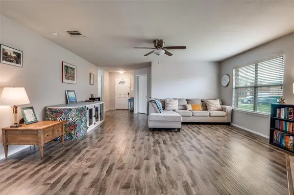 223 Gayleh Lane, Waxahachie, TX 75165