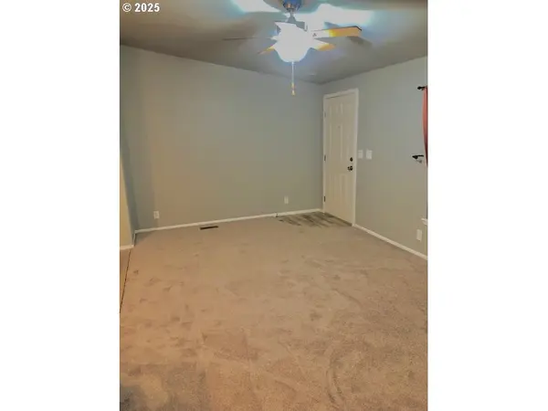 1415 S BERTELSEN RD #143, Eugene, OR 97402