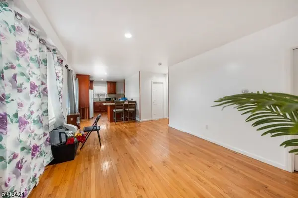 853 Rebecca Pl, Elizabeth City, NJ 07201