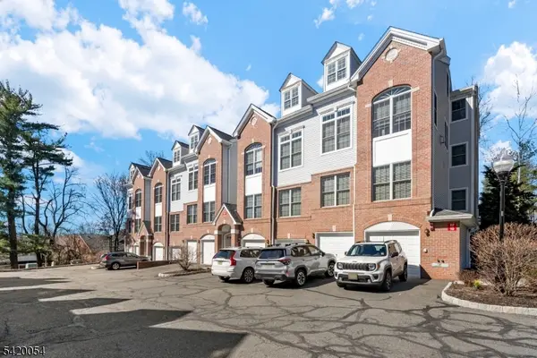 9 Goffle Brook Ct, Hawthorne Boro, NJ 07506