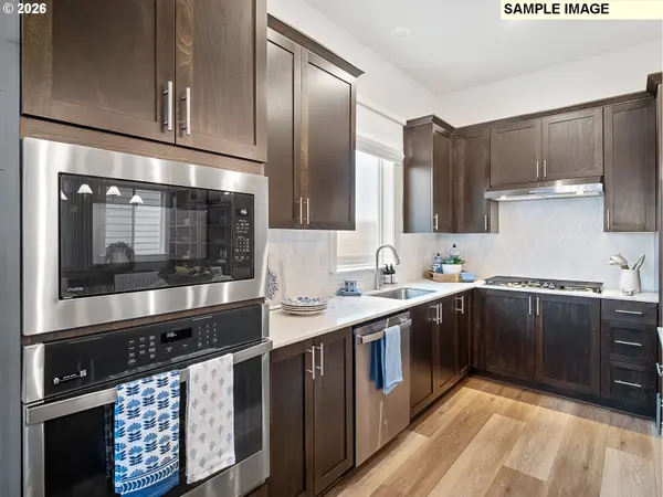 16878 SW Cairn LN, King City, OR 97140