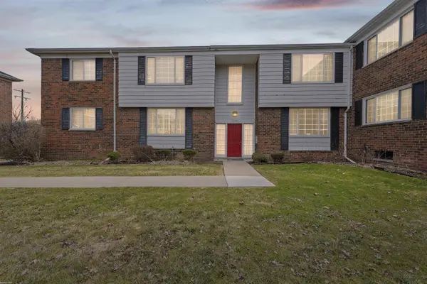 25344 Shiawassee CIR, Southfield, MI 48033