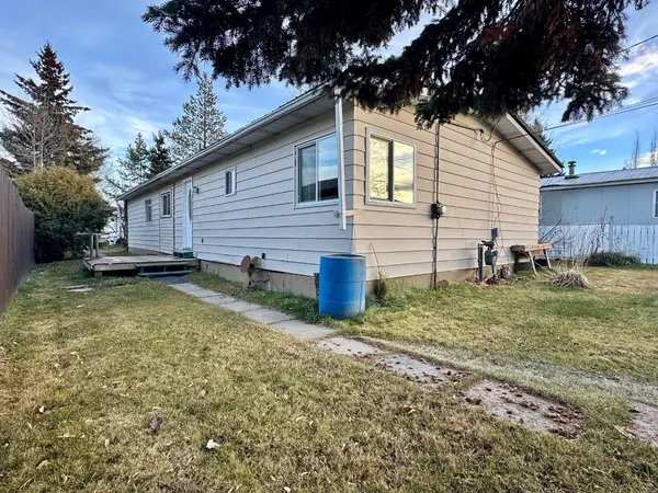 5234 48 ST, Mayerthorpe, AB T0E 1N0