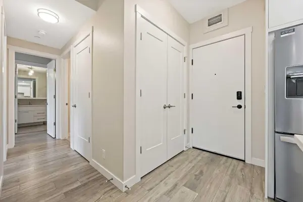 4160 Norford AVE NW #304, Calgary, AB T3B6L8