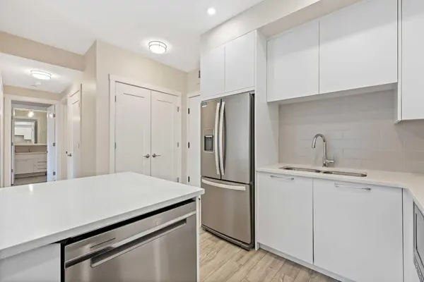 4160 Norford AVE NW #304, Calgary, AB T3B6L8