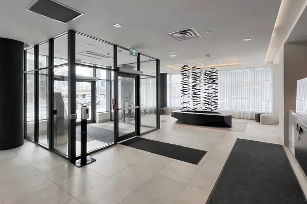 180 Fairview Mall DR #1005, Toronto C15, ON M2J 0E8