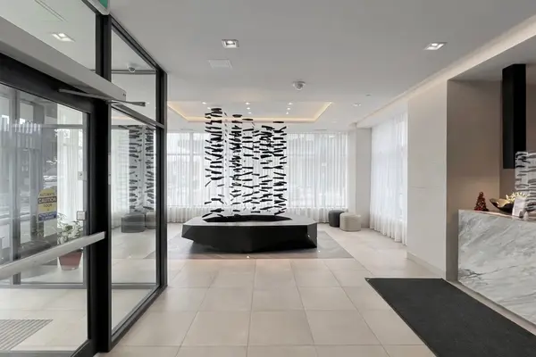 180 Fairview Mall DR #1005, Toronto C15, ON M2J 0E8