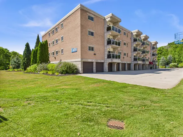 85 William ST N #202, Brockton, ON N0G 2V0