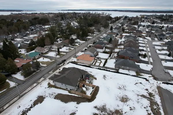 80 Cedar ST, Brighton, ON K0K 1H0