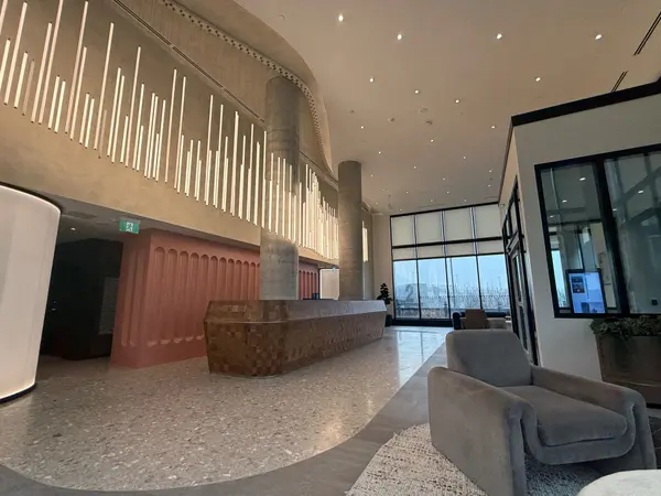 25 Wellington ST #810, Kitchener, ON N2G 0G5