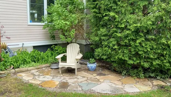 142 Windhurst DR, Barrhaven, ON K2G 6K8