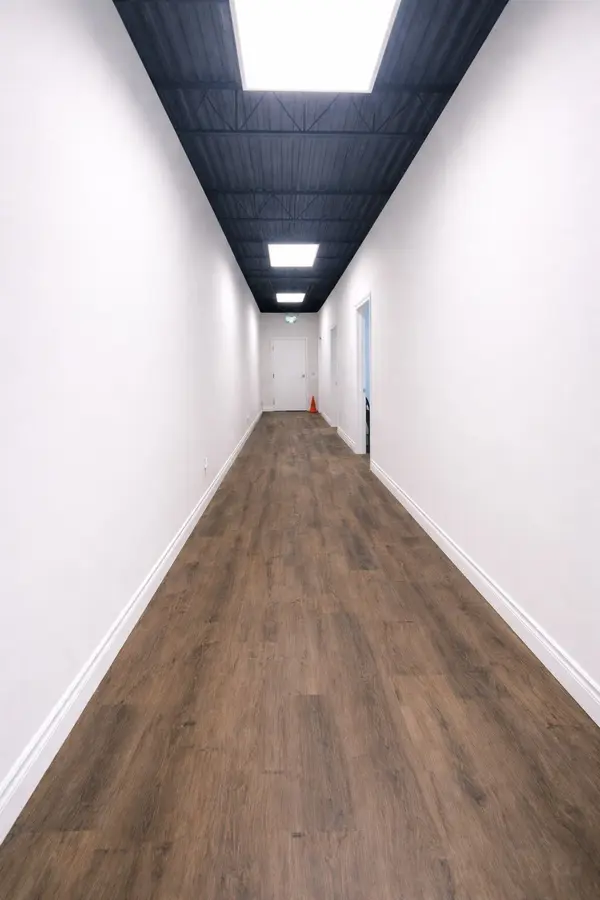 505 King ST W #8, Hamilton, ON L8P 1B9