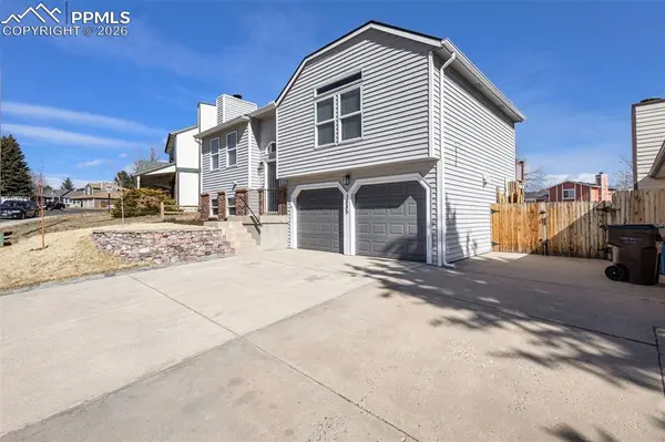 7885 Lindsey DR, Colorado Springs, CO 80920