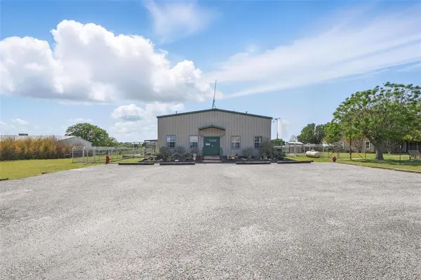 222A Fox Road, Weatherford, TX 76088