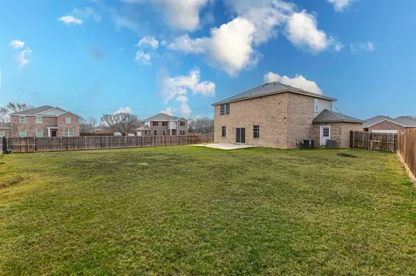201 Sabine River Road, Glenn Heights, TX 75154