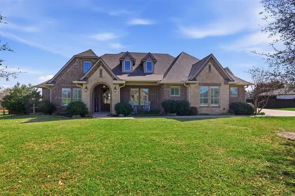 1201 Parkway Lane, Pilot Point, TX 76258