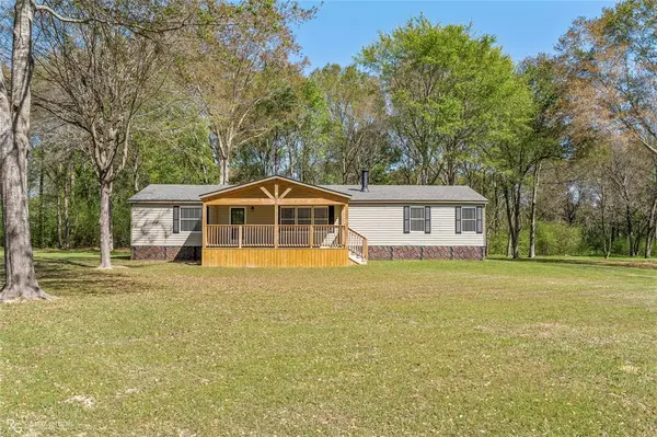 10721 Southern Ridge East, Keithville, LA 71047