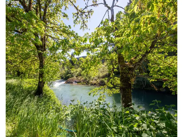 37526 ROW RIVER RD, Dorena, OR 97434