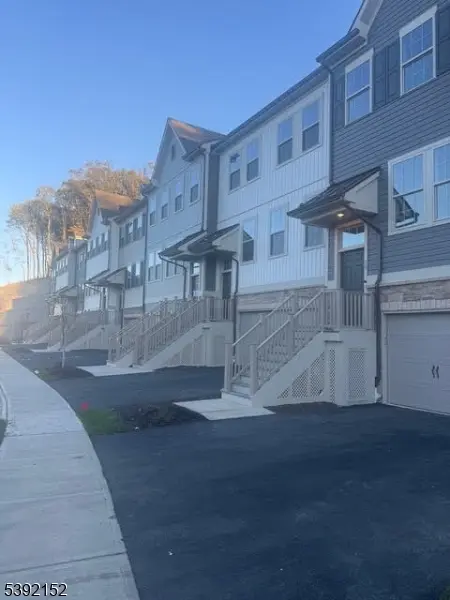 13 General Winds Way, Denville Twp., NJ 07834