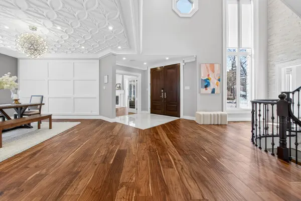 661 Wellington ST W, Aurora, ON L4G 6J7