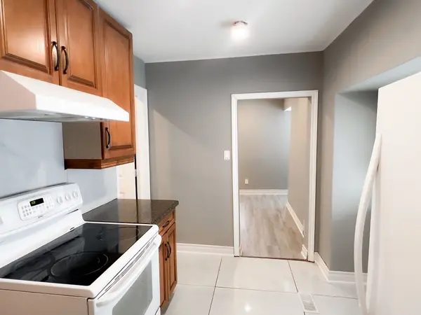 9 Albright AVE #Main, Toronto W06, ON M8W 1W9