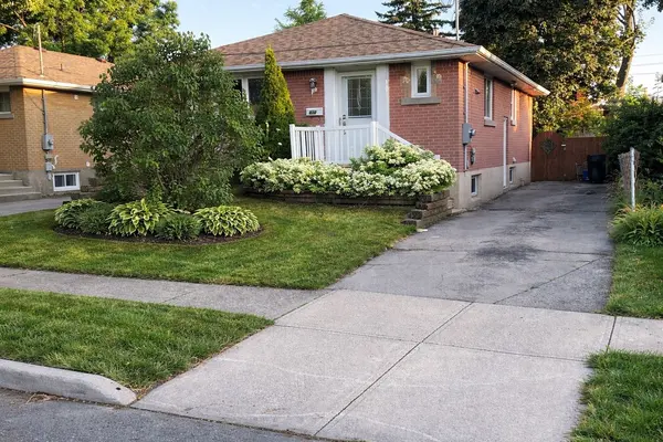 830 Brucedale AVE E #Upper, Hamilton, ON L8T 1L3