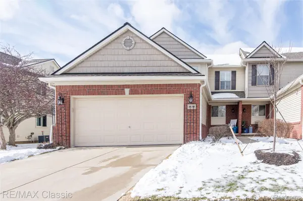 4655 Summer Ridge DR #17, Genoa Township, MI 48843