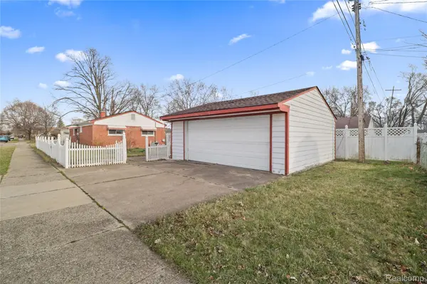 4902 FLEMING ST, Dearborn Heights, MI 48125