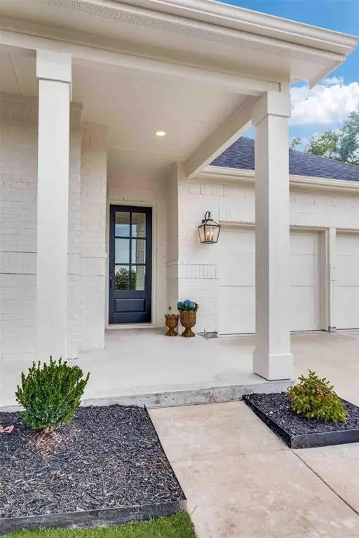 622 Sterling Drive, Benbrook, TX 76126