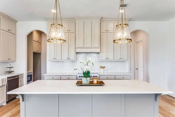 8965 Armstrong Court, Benbrook, TX 76126