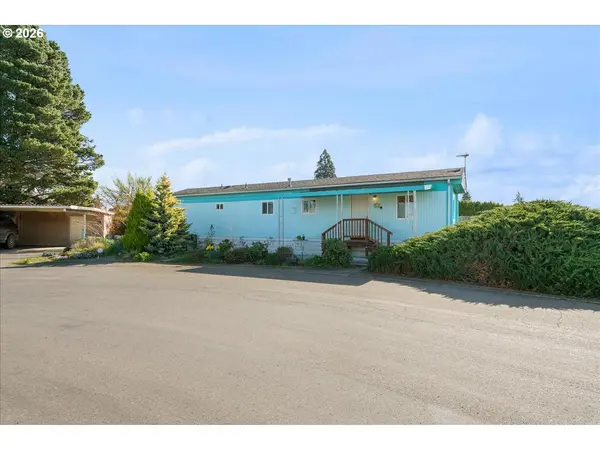 1418 PINE ST #7, Silverton, OR 97381