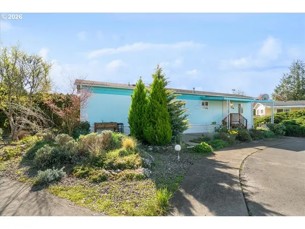 1418 PINE ST #7, Silverton, OR 97381