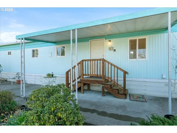 1418 PINE ST #7, Silverton, OR 97381