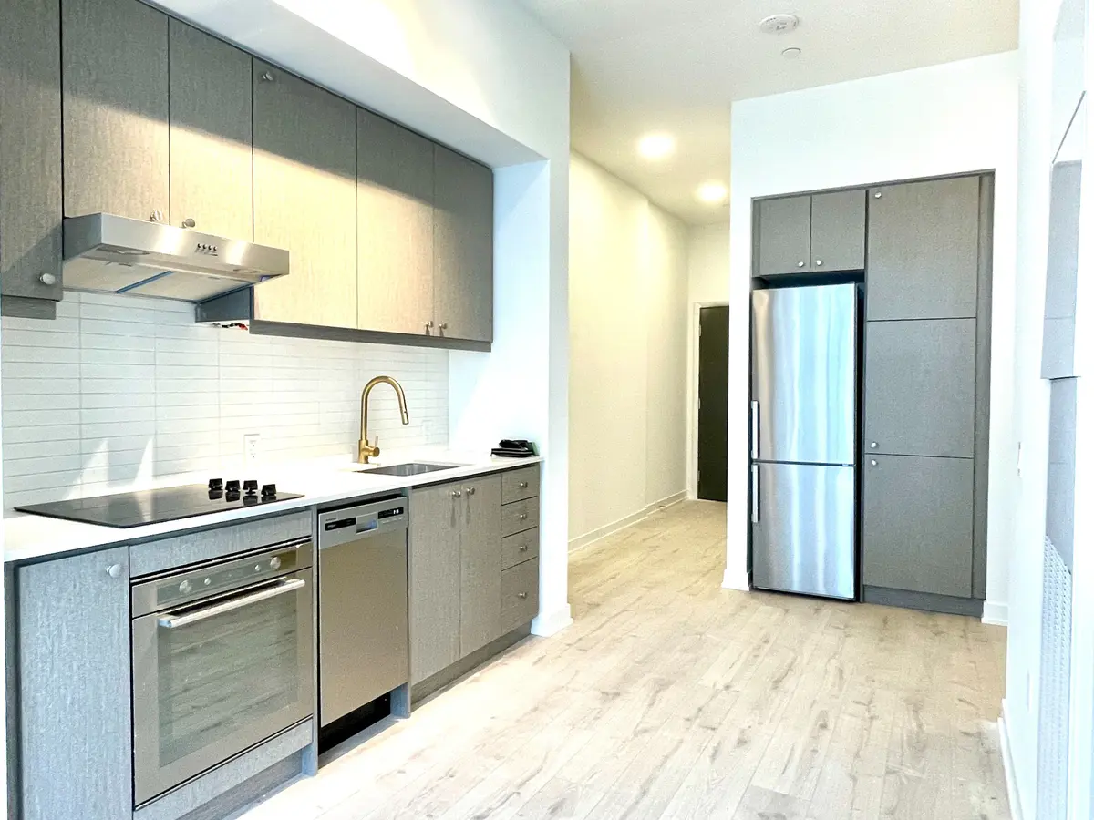 9 Tecumseth ST #Ph12, Toronto C01, ON M5V 3G4