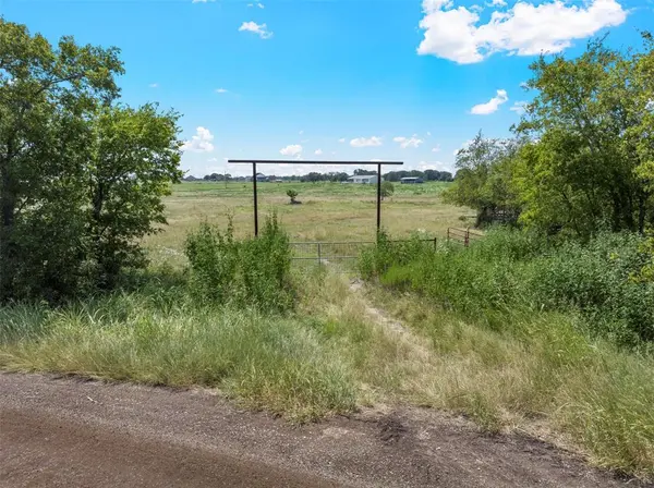 682 W Somers Lane, Axtell, TX 76624