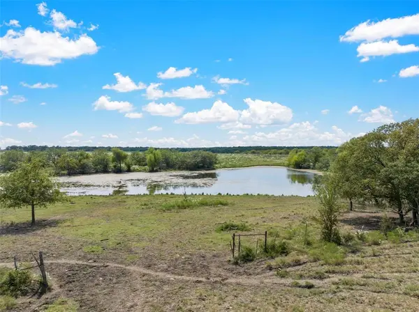 682 W Somers Lane, Axtell, TX 76624