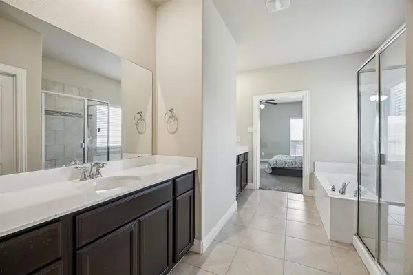 540 Winnetka Drive, Oak Point, TX 75068