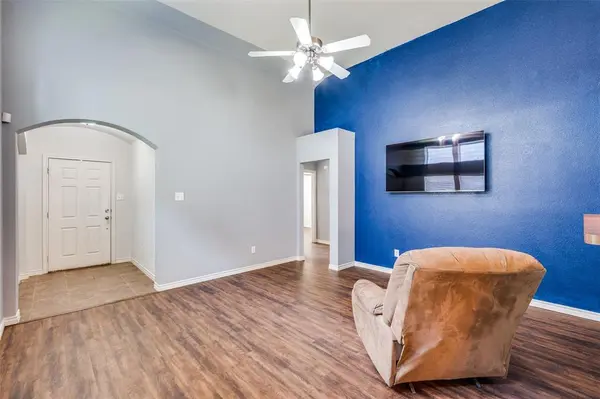 8823 Eastwood Avenue, Cross Roads, TX 76227