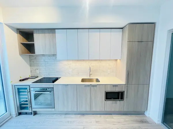 2020 Bathurst ST #1809, Toronto C03, ON M5P 0A6