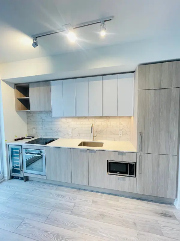 2020 Bathurst ST #1809, Toronto C03, ON M5P 0A6