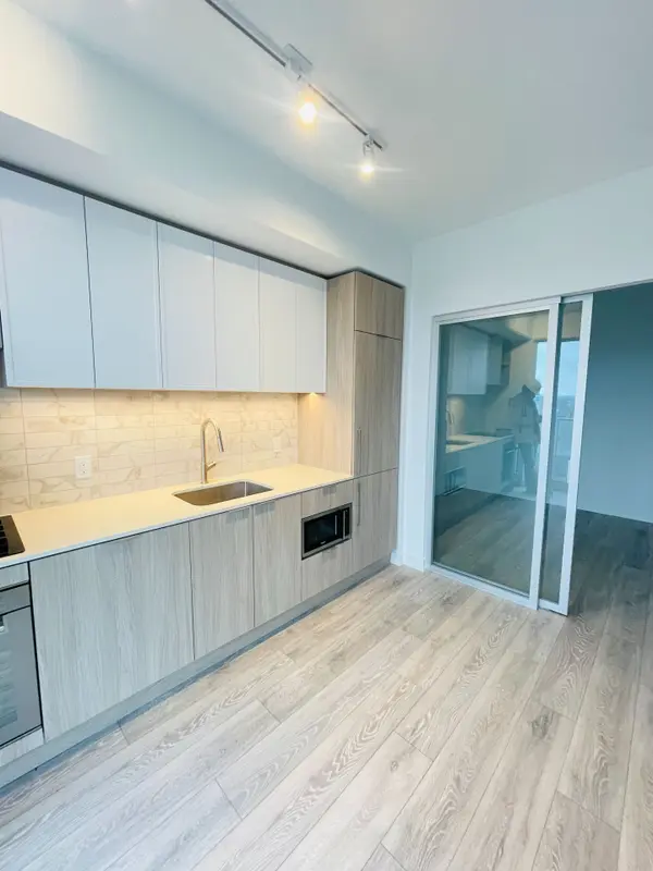 2020 Bathurst ST #1809, Toronto C03, ON M5P 0A6