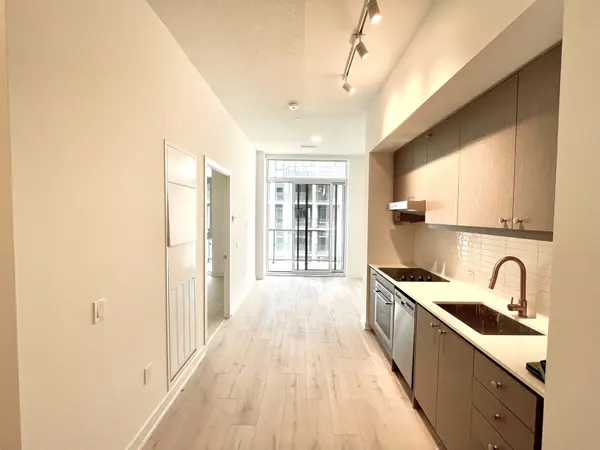 9 Tecumseth ST #Ph12, Toronto C01, ON M5V 3G4