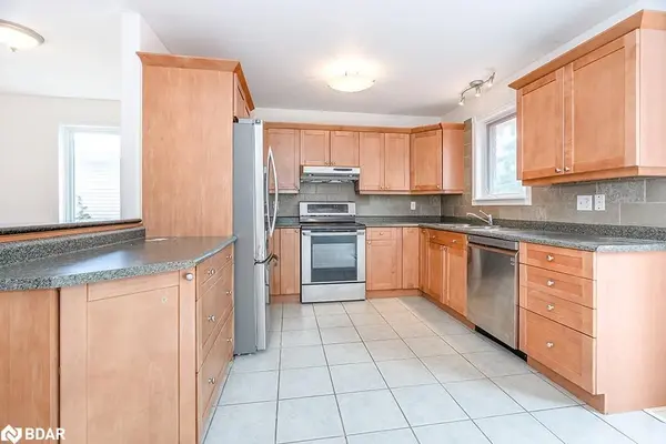 40 Kell PL, Barrie, ON L4N 9K5