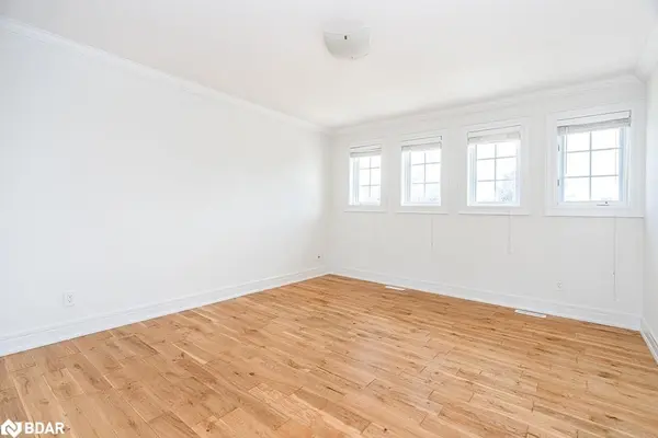 40 Kell PL, Barrie, ON L4N 9K5