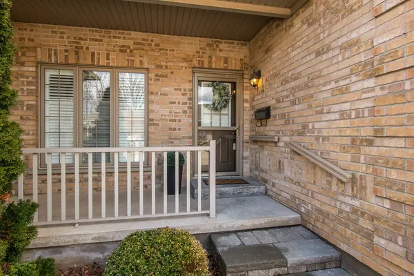 900 Doon Village RD #3, Kitchener, ON N2P 1A4