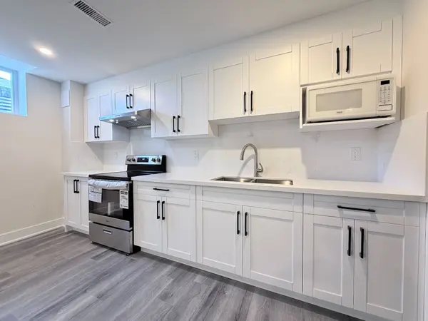 1 Kenneth Ross BND #Lower, East Gwillimbury, ON L9N 0T7